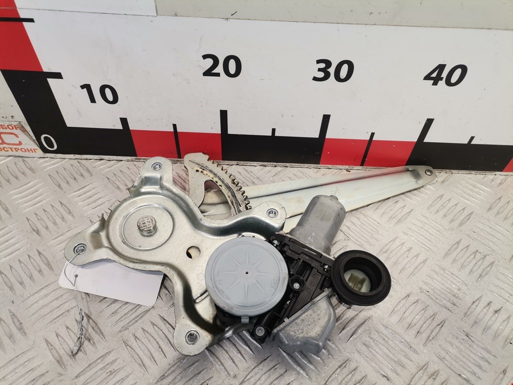 Стеклоподъемник задний правый LEXUS CT 2010-2018