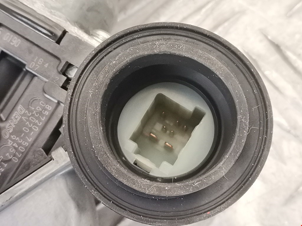 Стеклоподъемник задний правый LEXUS CT 2010-2018