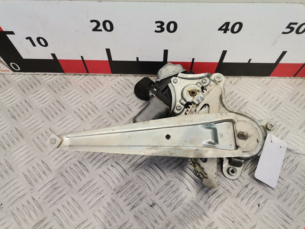 Стеклоподъемник задний левый LEXUS CT 2010-2018