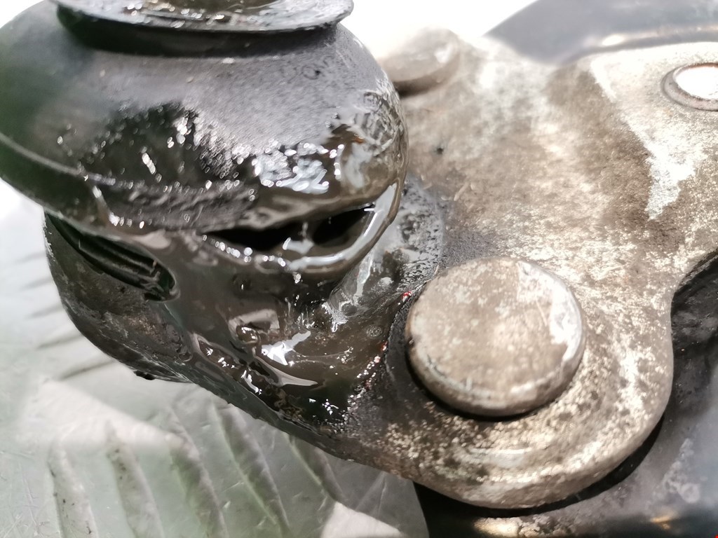 Рычаг передний левый LEXUS CT 2010-2018