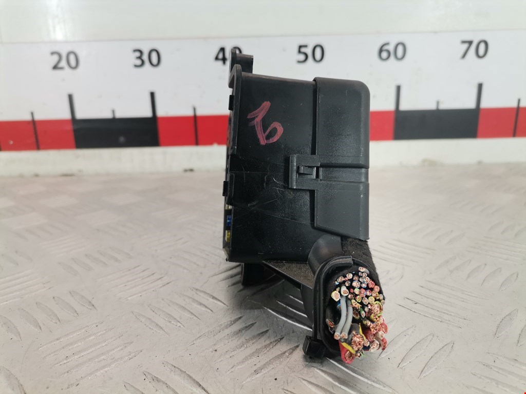 Датчик уровня в бачок омывателя AUDI A6 C5 1997-2004