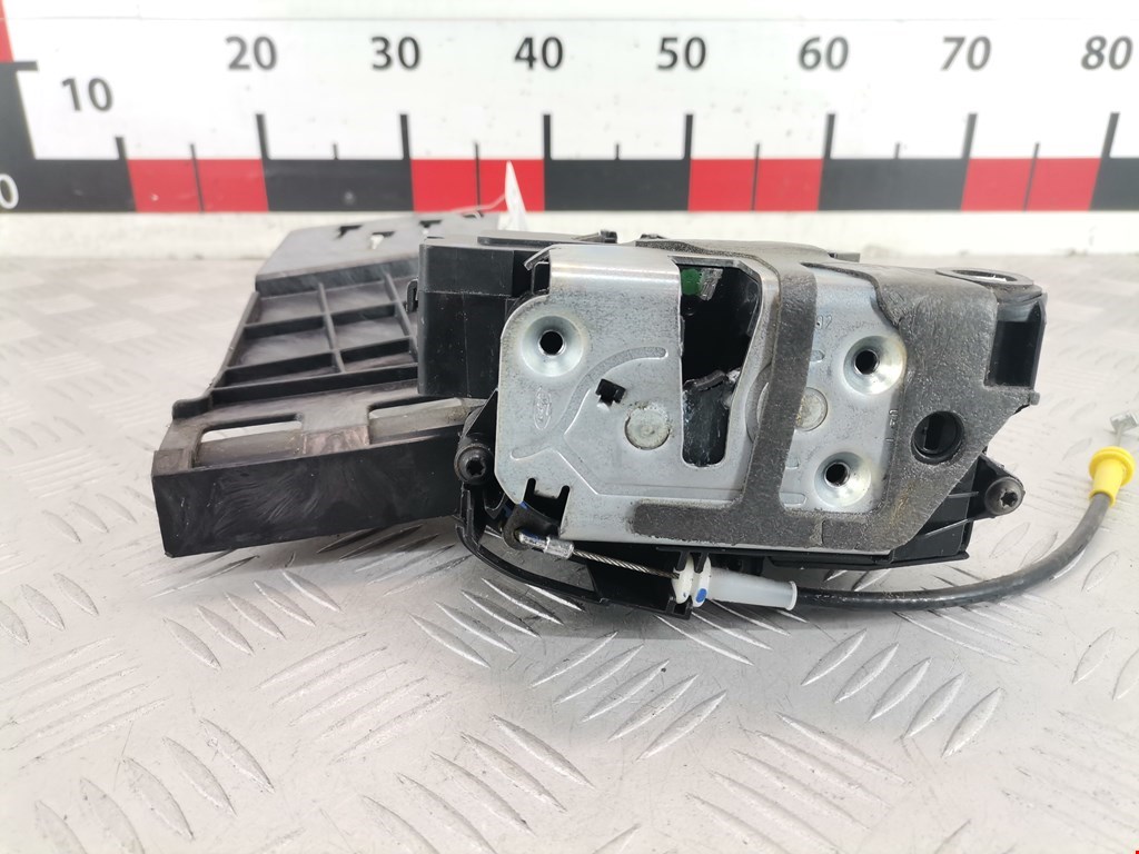 Замок двери задней правой FORD Fiesta 2008-2012