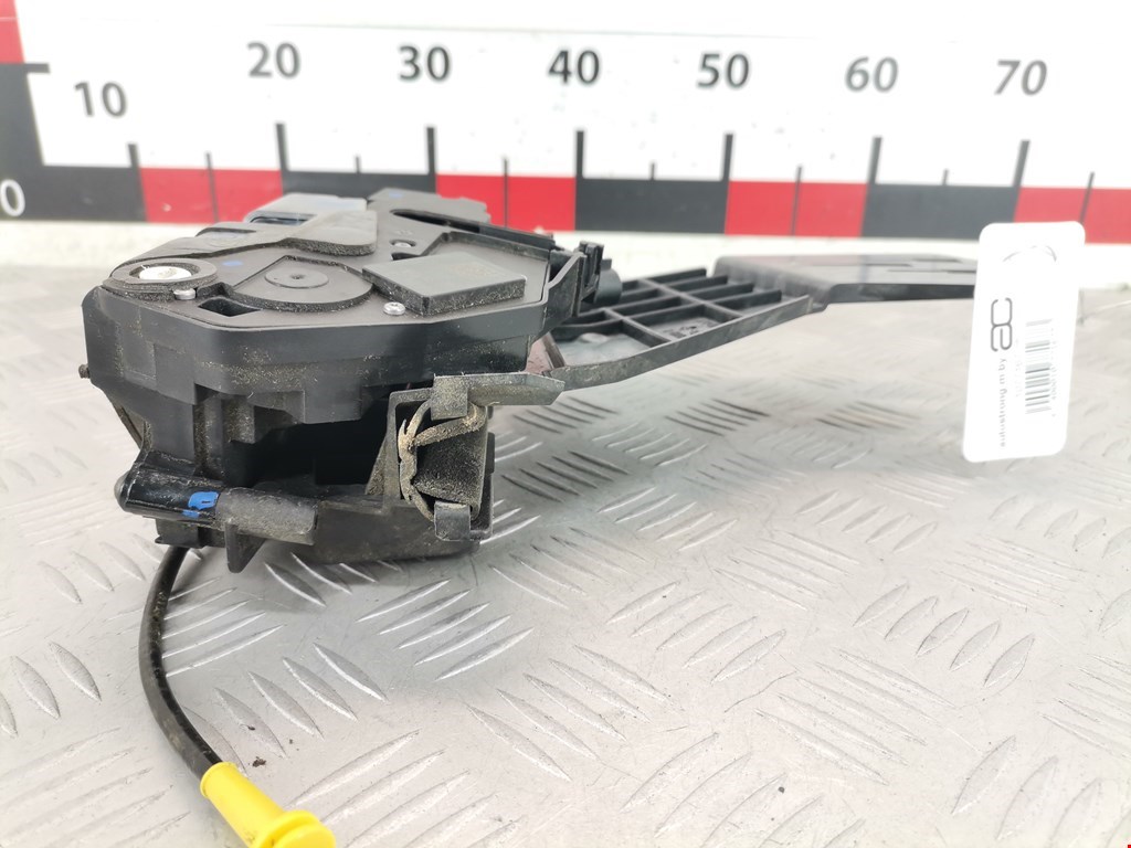 Замок двери задней правой FORD Fiesta 2008-2012