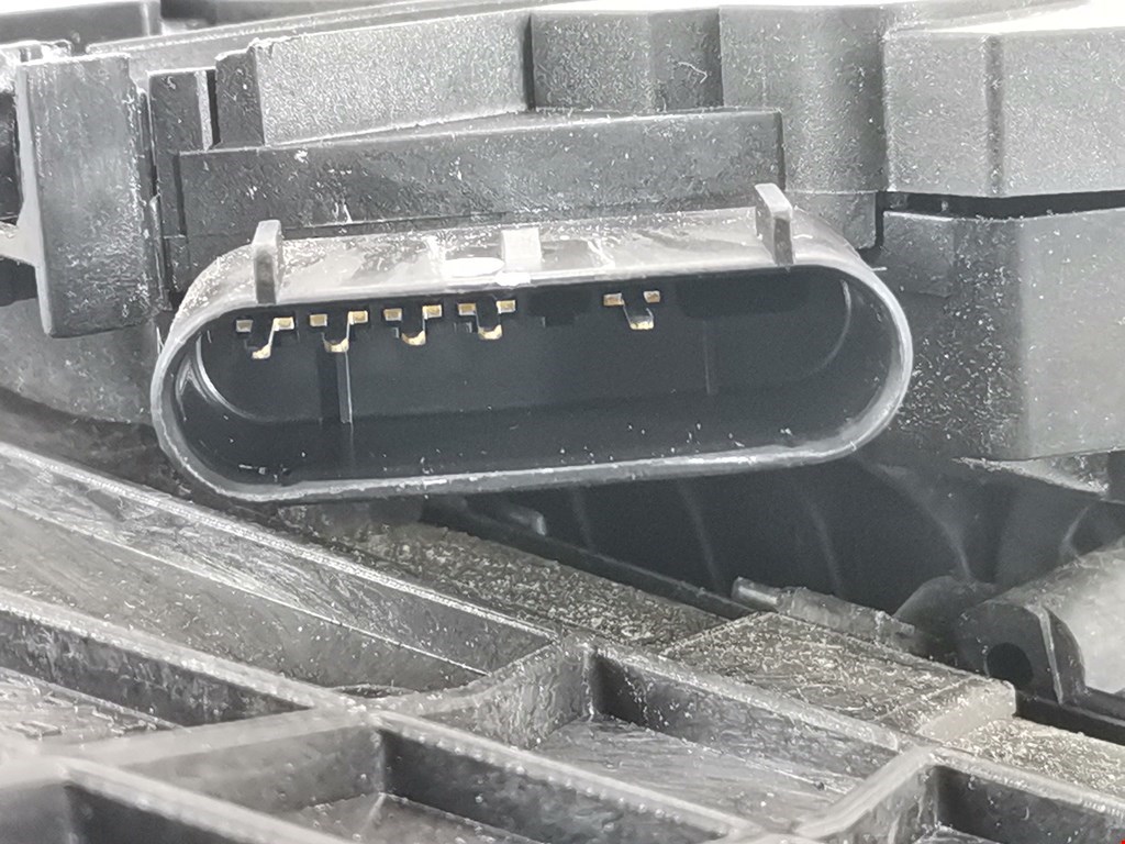 Замок двери задней правой FORD Fiesta 2008-2012