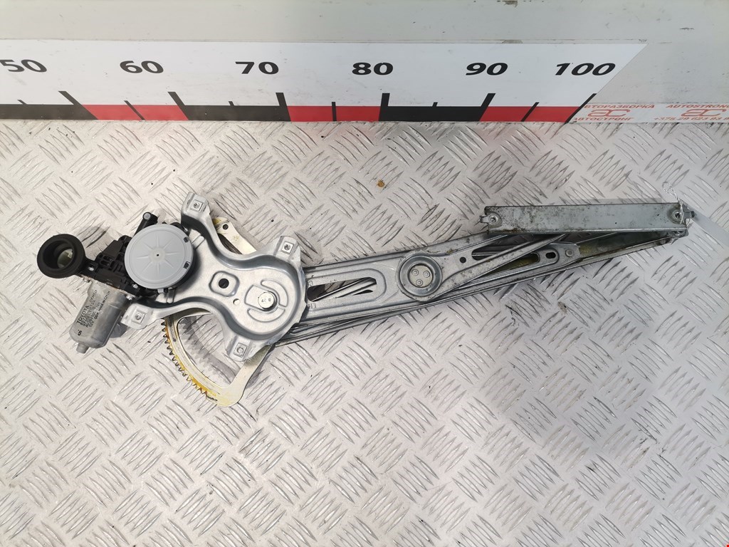 Стеклоподъемник передний левый TOYOTA Auris E150 2006-2012