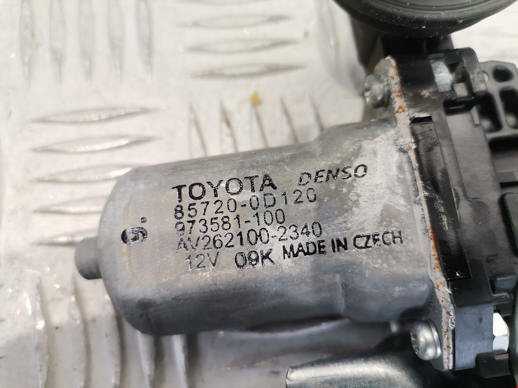 Стеклоподъемник передний левый TOYOTA Auris E150 2006-2012