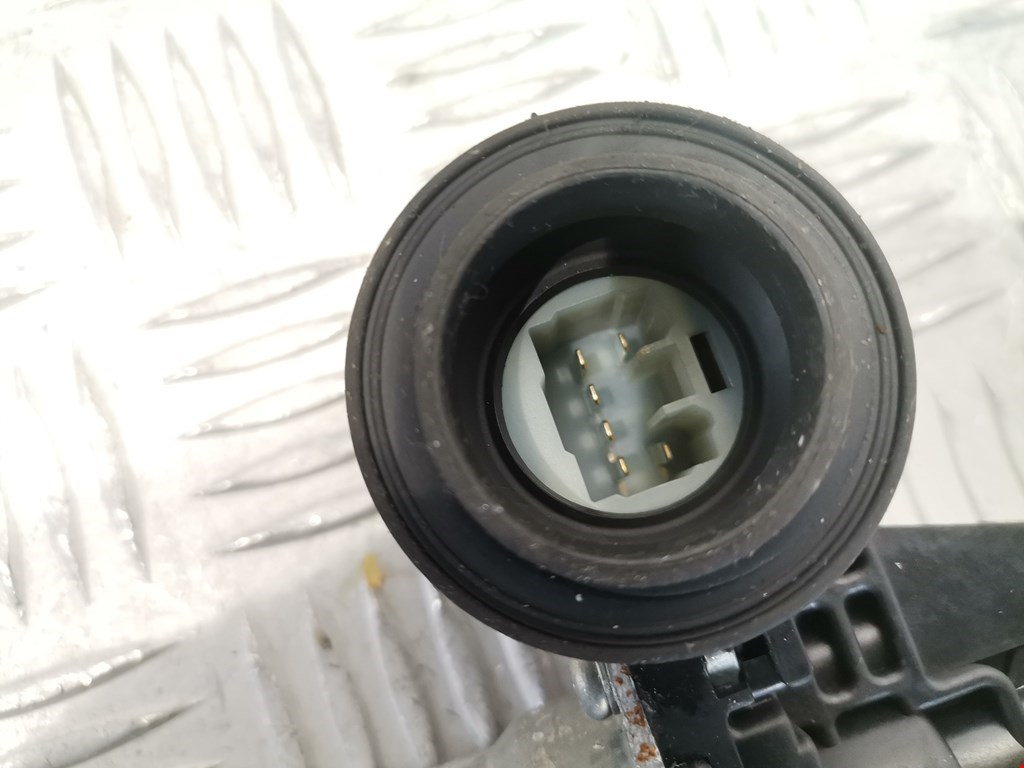 Стеклоподъемник передний левый TOYOTA Auris E150 2006-2012