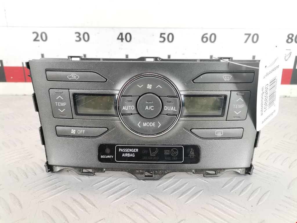 Блок управления климат-контроля Toyota Auris 1 (E150) (2007-2012)