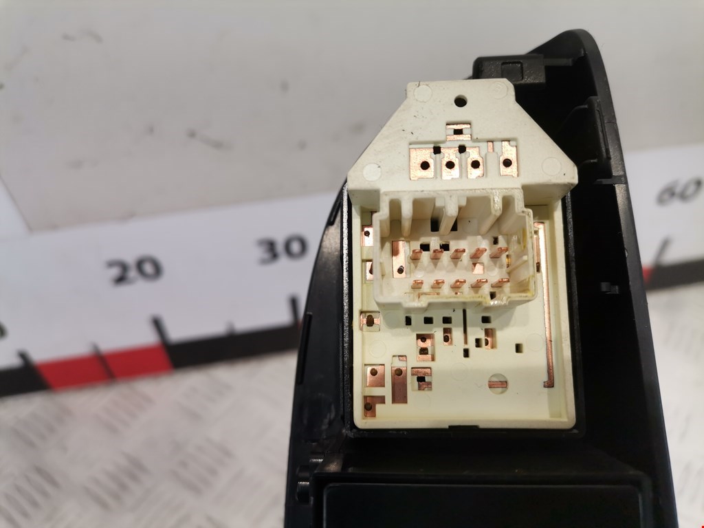 Блок управления стеклоподъемниками KIA Venga 2010-2018