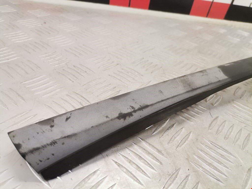 Молдинг лобового стекла VOLVO XC70 II 2007-2016