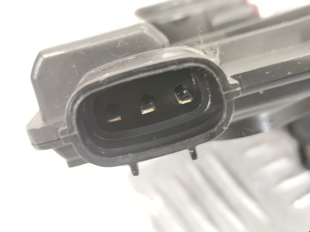 Замок багажника (крышки двери) TOYOTA Auris E150 2006-2012