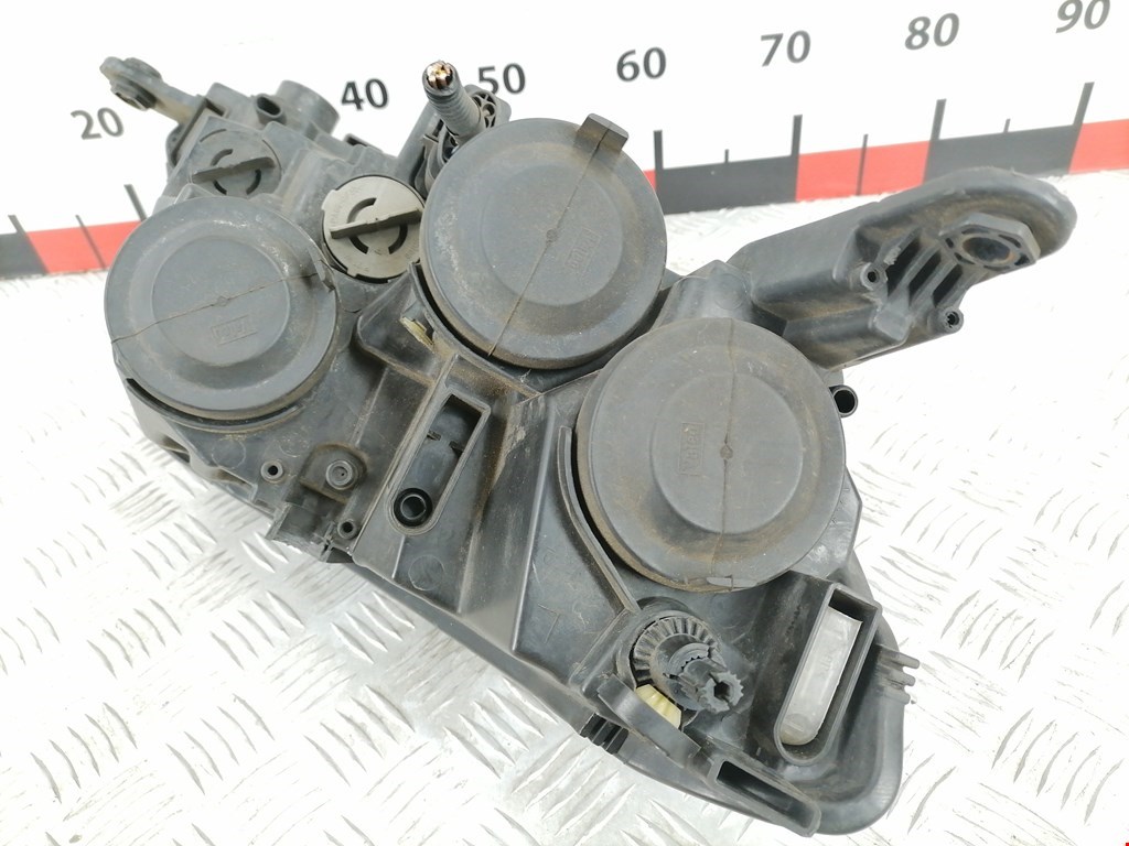 Фара левая SEAT Toledo 2012-2019