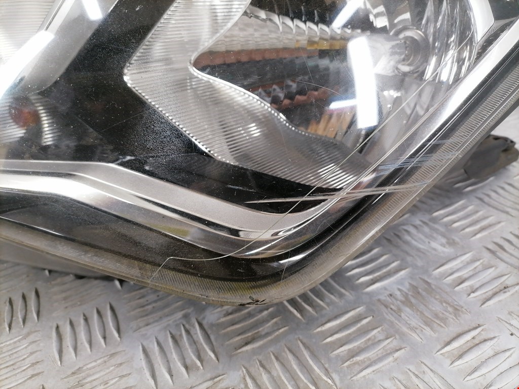 Фара левая SEAT Toledo 2012-2019