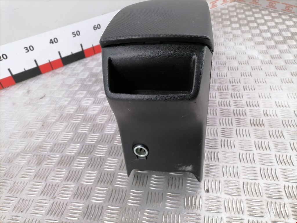 Подлокотник в салон SEAT Altea 2004-2015