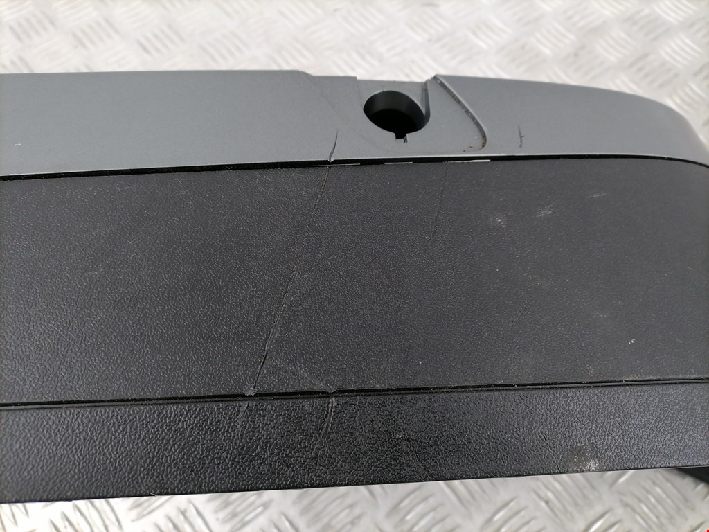 Подлокотник в салон SEAT Altea 2004-2015