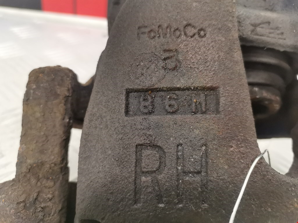 Суппорт передний правый VOLVO S40 II 2003-2012