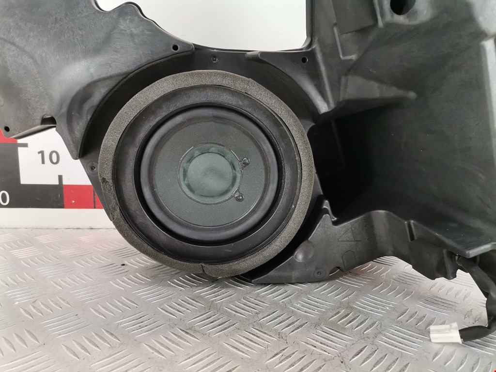 Сабвуфер LEXUS CT 2010-2018