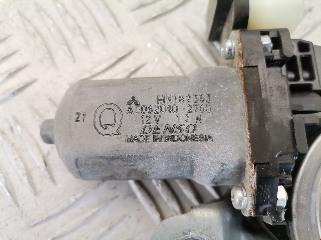 Стеклоподъемник задний правый MITSUBISHI L200 KB 2006-2015