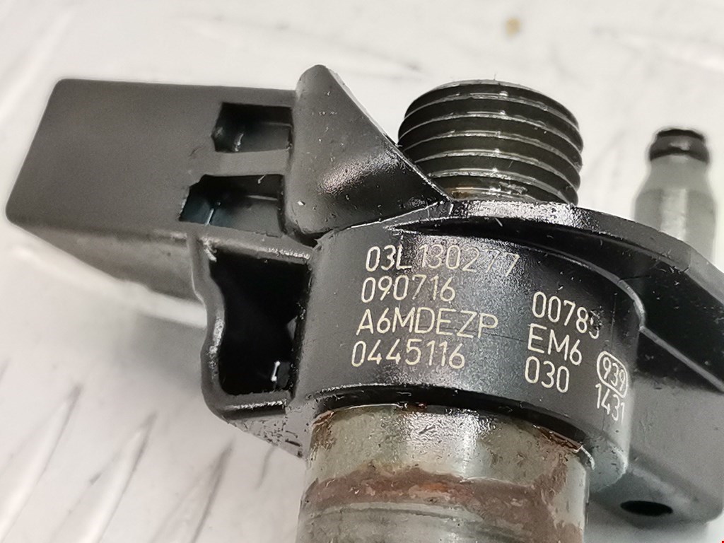 Форсунка дизельная электрическая VOLKSWAGEN Passat B6 2005-2011