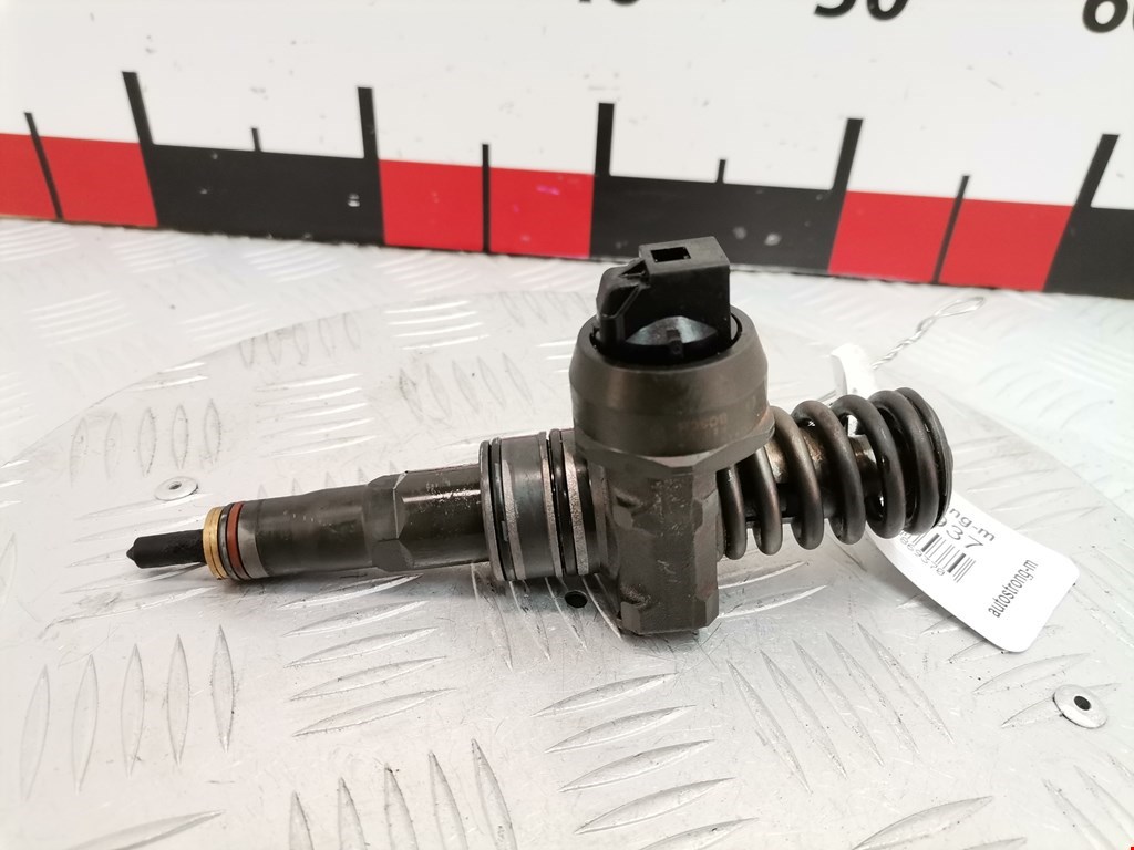 Форсунка дизельная электрическая VOLKSWAGEN Passat B6 2005-2011