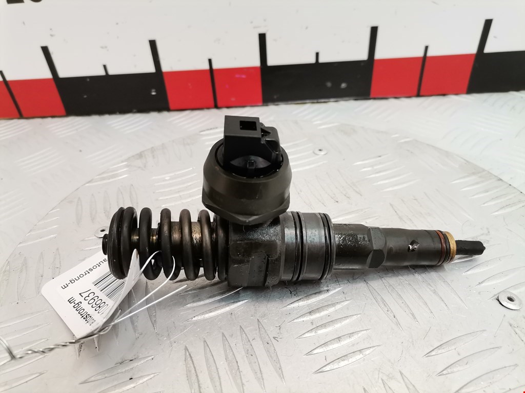 Форсунка дизельная электрическая VOLKSWAGEN Passat B6 2005-2011