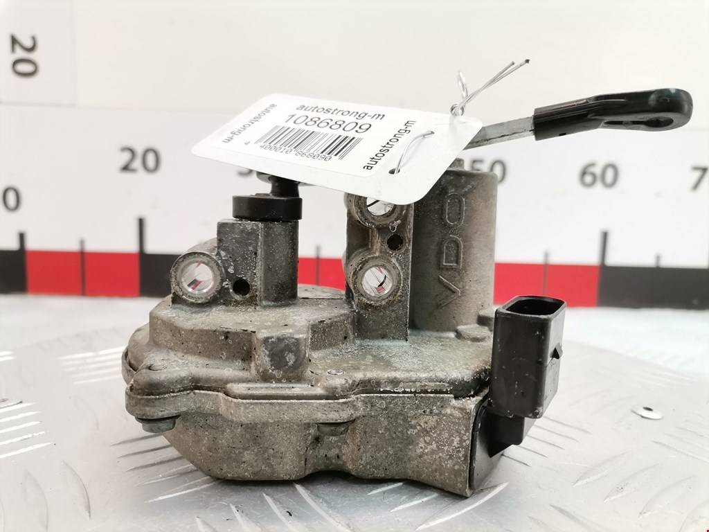 Сервопривод (электропривод моторчик привода) заслонок впускного коллектора Audi A6 C6 (2004-2011)