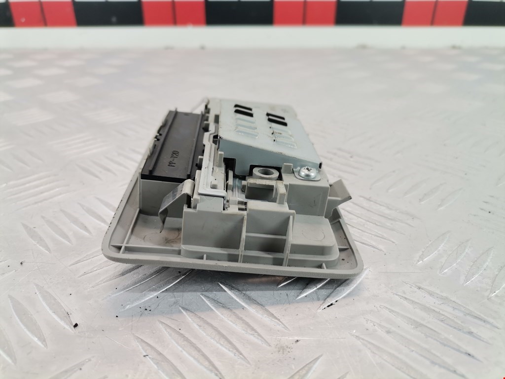 Плафон салонный (салона фонарь) SUZUKI Grand Vitara 2005-2015