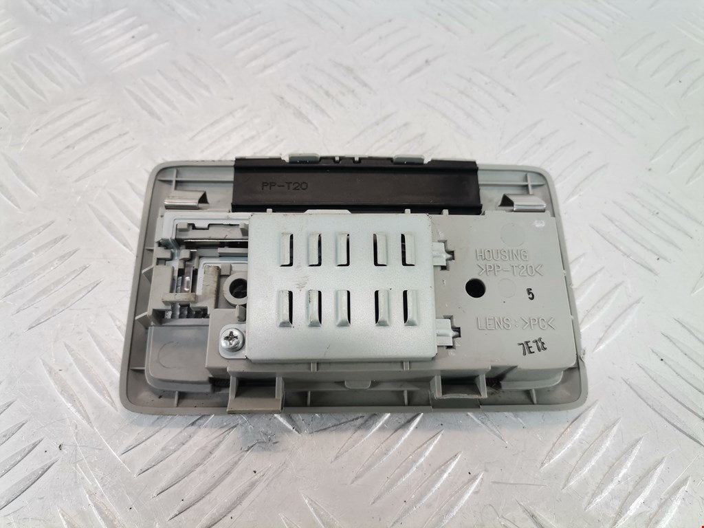 Плафон салонный (салона фонарь) SUZUKI Grand Vitara 2005-2015