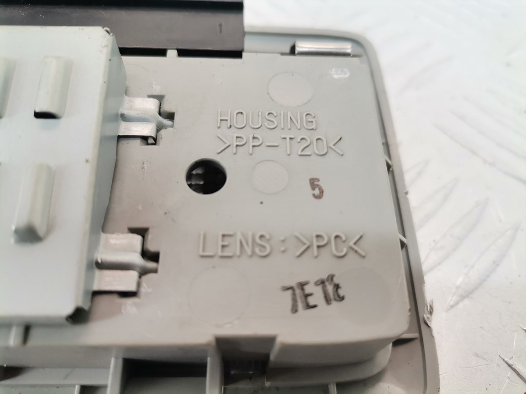 Плафон салонный (салона фонарь) SUZUKI Grand Vitara 2005-2015