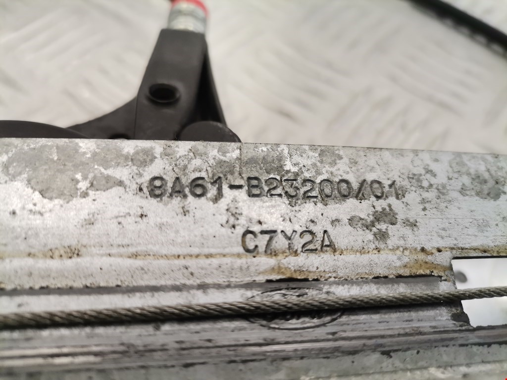 Стеклоподъемник передний левый FORD Fiesta 2008-2012