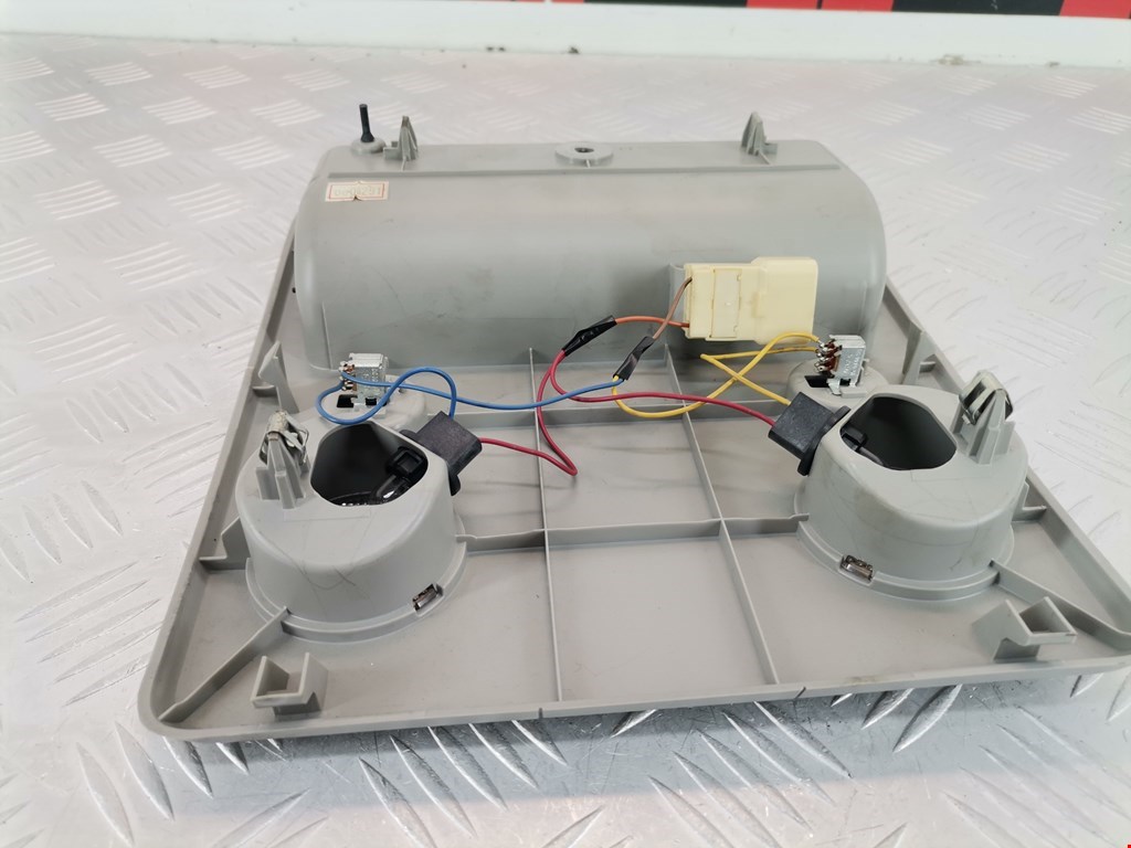 Плафон салонный (салона фонарь) SUZUKI Grand Vitara 2005-2015