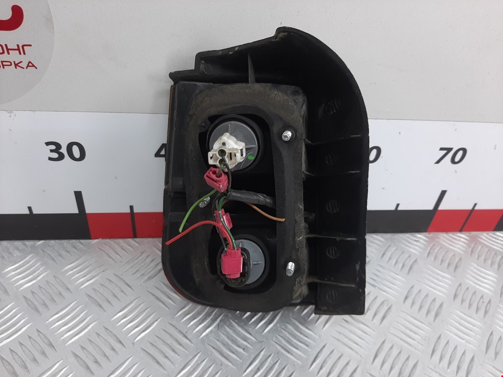 Фонарь задний правый MITSUBISHI Space Wagon N3,N4 1991-1998