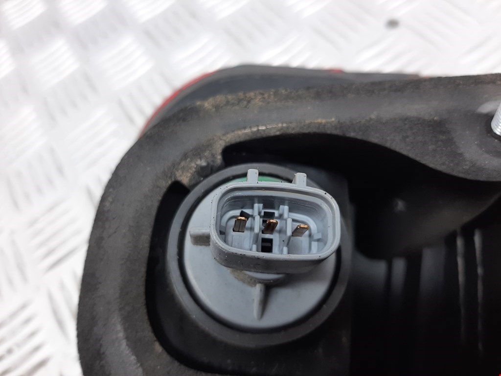 Фонарь задний правый MITSUBISHI Space Wagon N3,N4 1991-1998