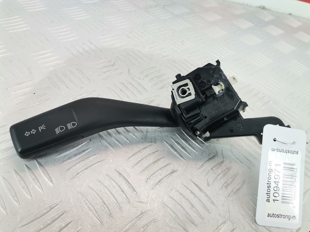 Переключатель поворотов (ближний дальний свет) Volkswagen Golf 5 (2003-2008)