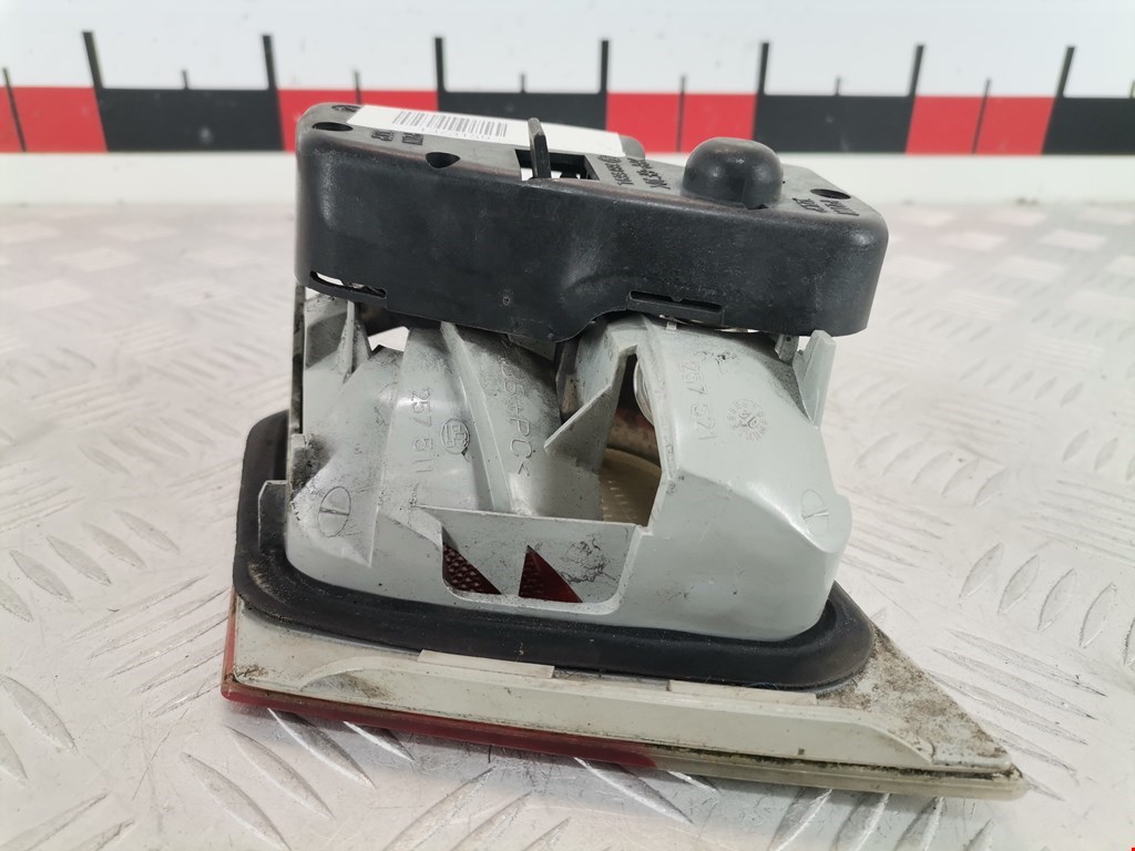 Фонарь задний внутренний левый BMW 3er E46 1998-2006