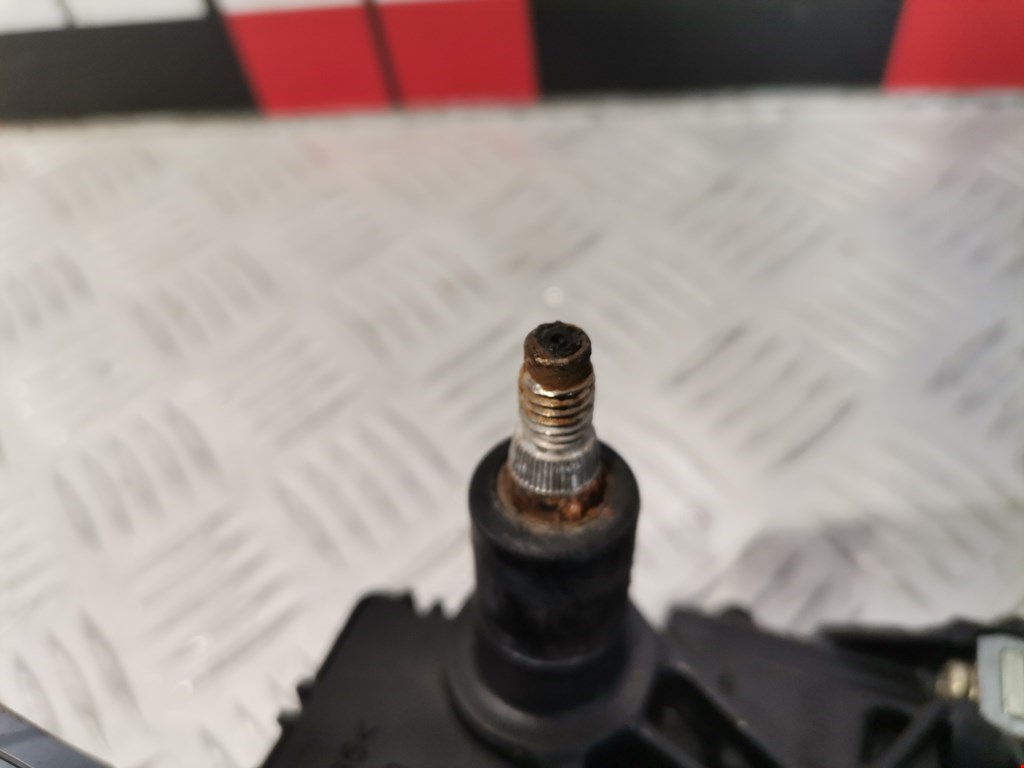 Моторчик стеклоочистителя задний VOLKSWAGEN Lupo 1999-2005