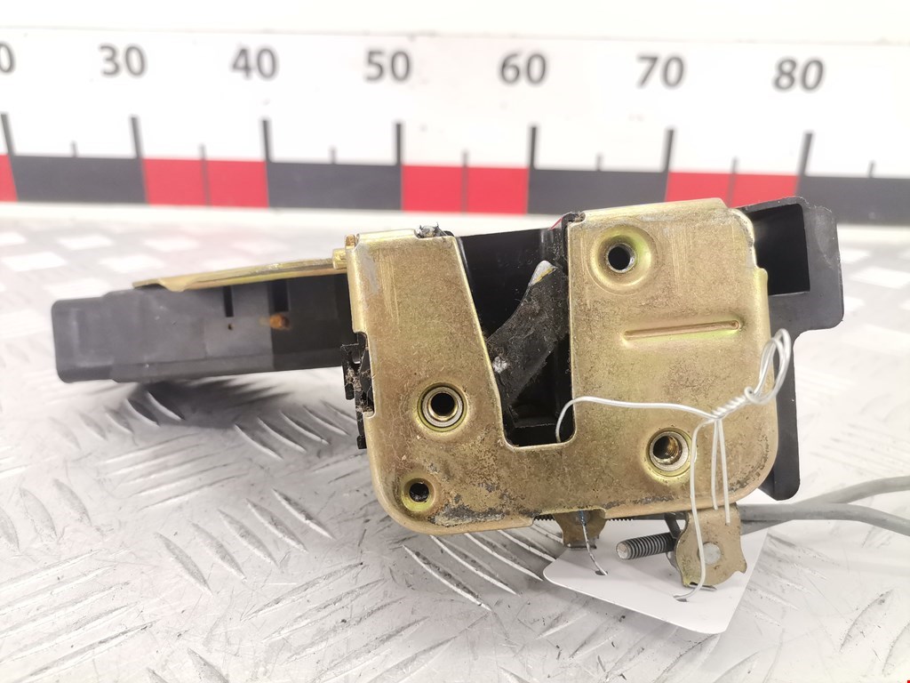 Замок двери передней правой MITSUBISHI Carisma 1995-1999