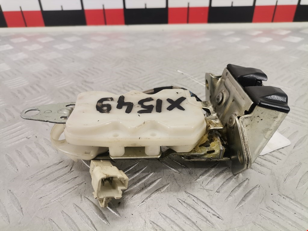 Замок багажника (крышки двери) DAIHATSU Sirion M3 2005-2015