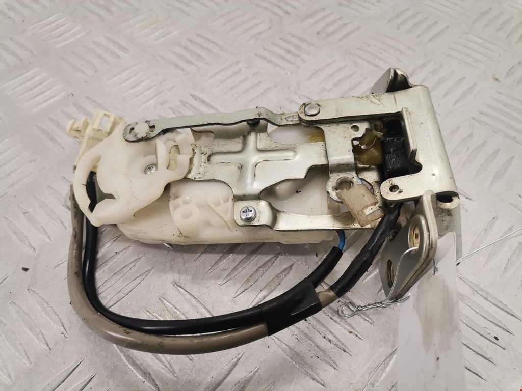 Замок багажника (крышки двери) DAIHATSU Sirion M3 2005-2015