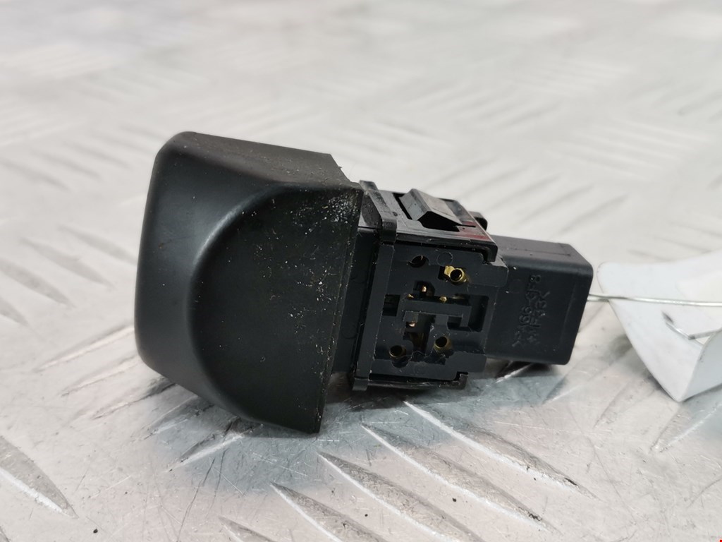 Кнопка аварийной сигнализации (аварийки) NISSAN Micra K12 2003-2010