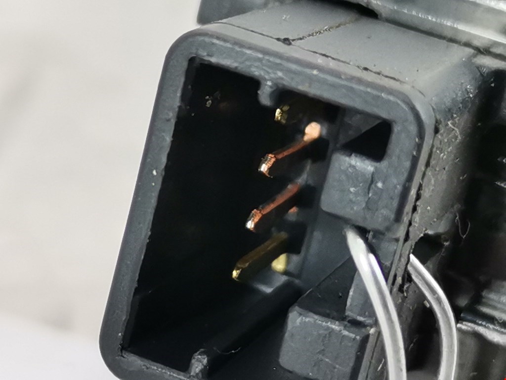 Кнопка аварийной сигнализации (аварийки) NISSAN Micra K12 2003-2010