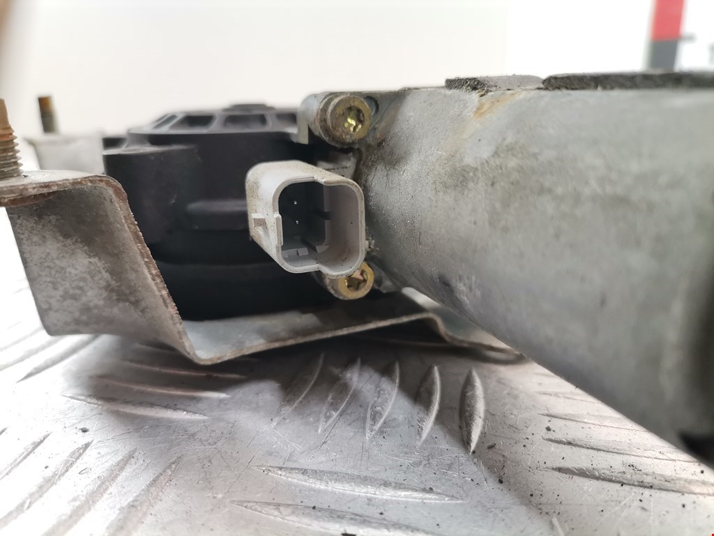 Стеклоподъемник передний правый CITROEN Xsara Picasso 1999-2012