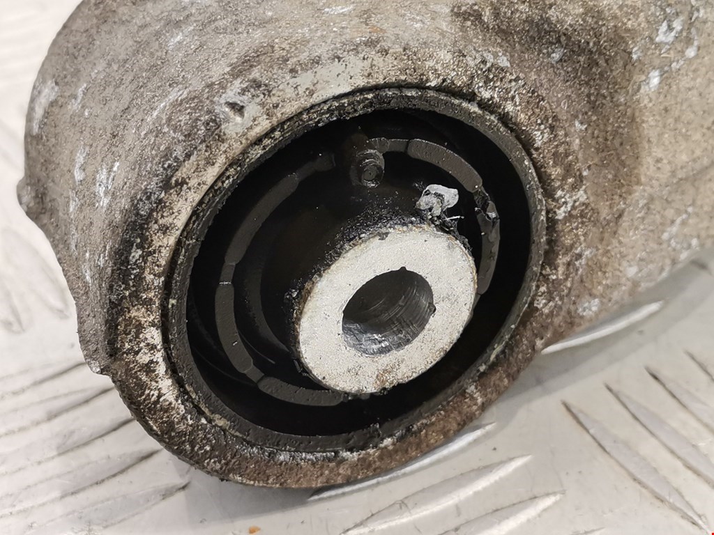 Рычаг задний правый AUDI A4 B8 2007-2015