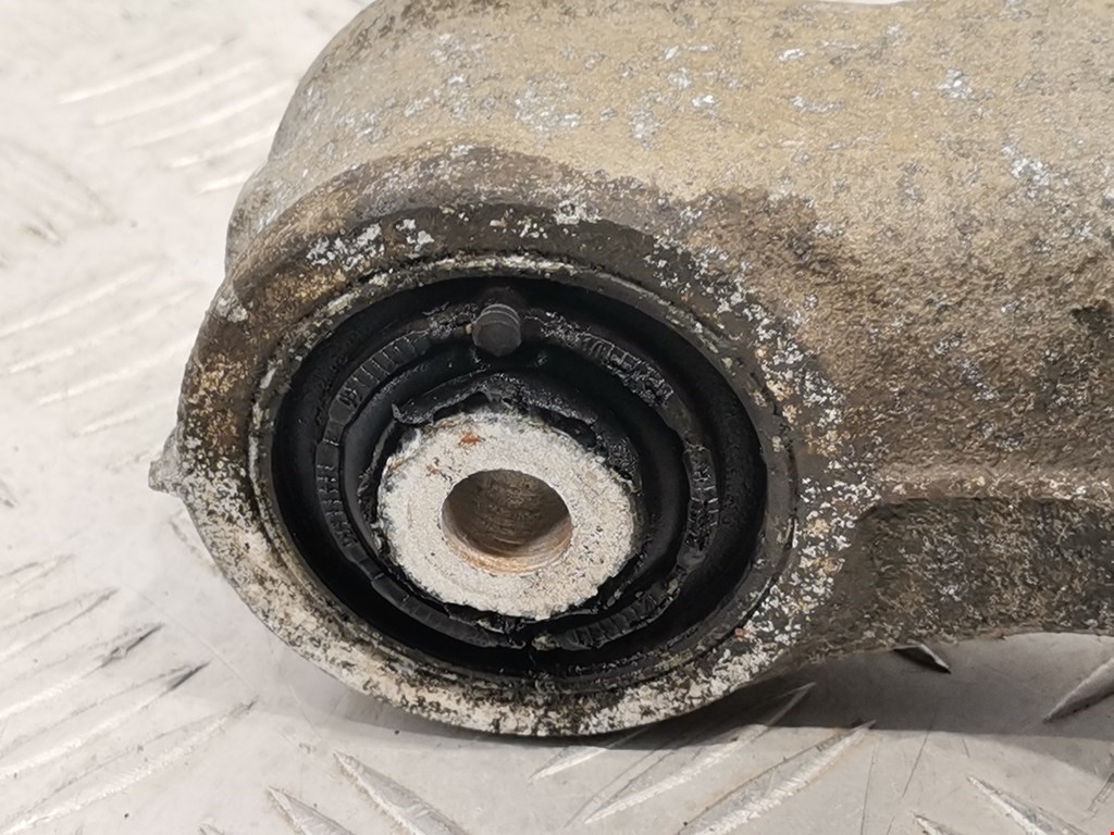 Рычаг задний правый AUDI A4 B8 2007-2015