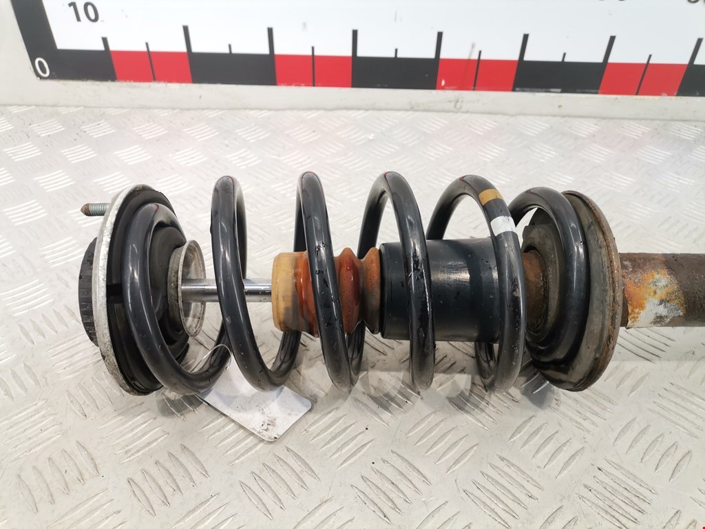 Амортизатор передний правый VOLKSWAGEN Passat B5 1997-2005