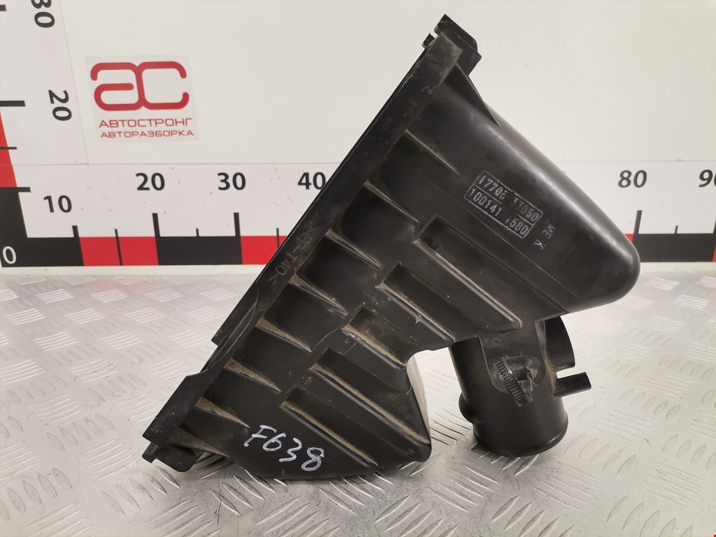 Корпус воздушного фильтра TOYOTA Yaris 1999-2005