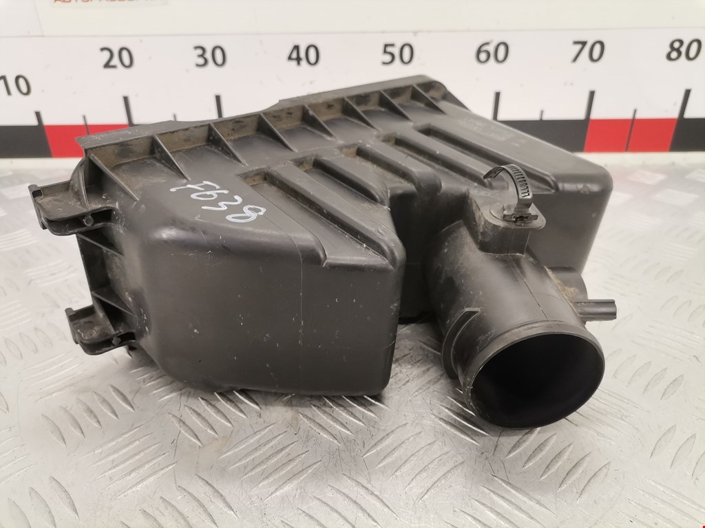 Корпус воздушного фильтра TOYOTA Yaris 1999-2005