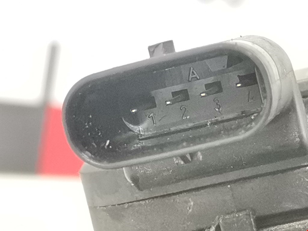 Расходомер воздуха (массметр, датчик ДМРВ) JEEP Compass 2006-2016