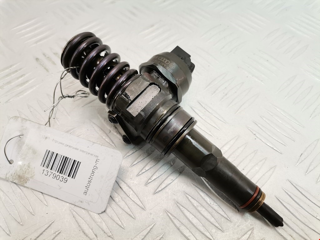 Форсунка дизельная электрическая VOLKSWAGEN Passat B6 2005-2011