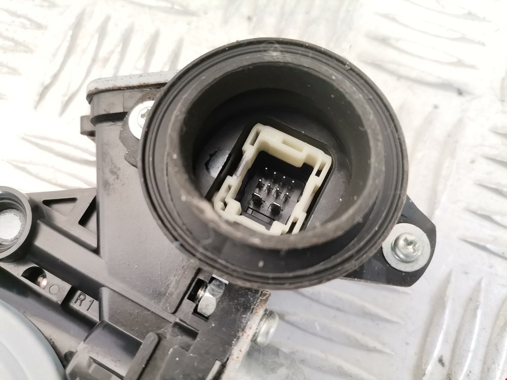 Стеклоподъемник передний правый TOYOTA RAV 4 XA30 2006-2012